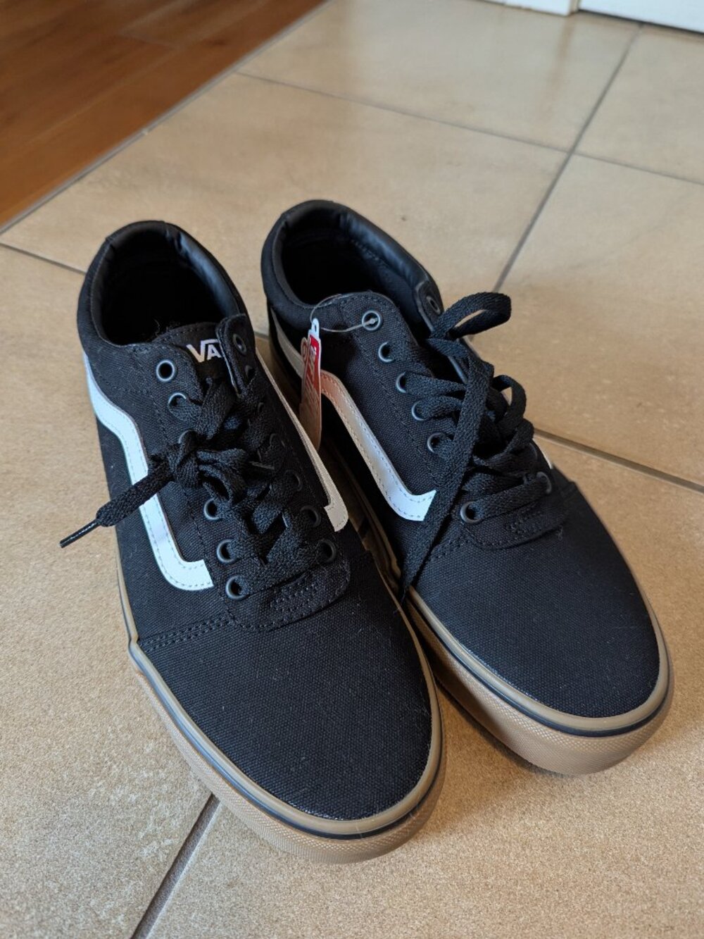 Vans sneakers NWT